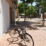 Deluxe En Av Cruz Roja